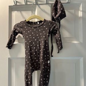 POUF BABY ONESIE BONNET!